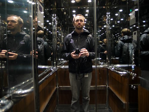 The fractured selfie